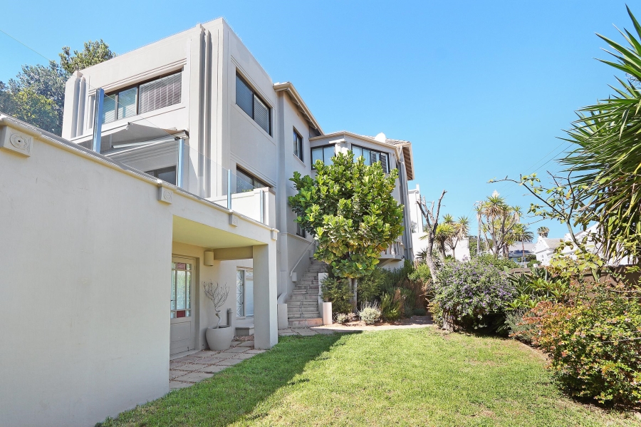 4 Bedroom Property for Sale in Fresnaye Western Cape